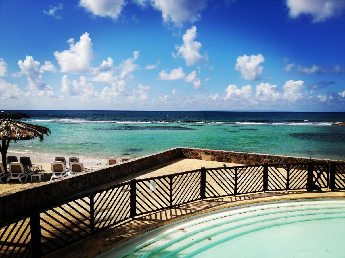 Studio Vue Mer Piscine Plage Kaz Punch Manganao Chez Julie Saint-Francois  Buitenkant foto